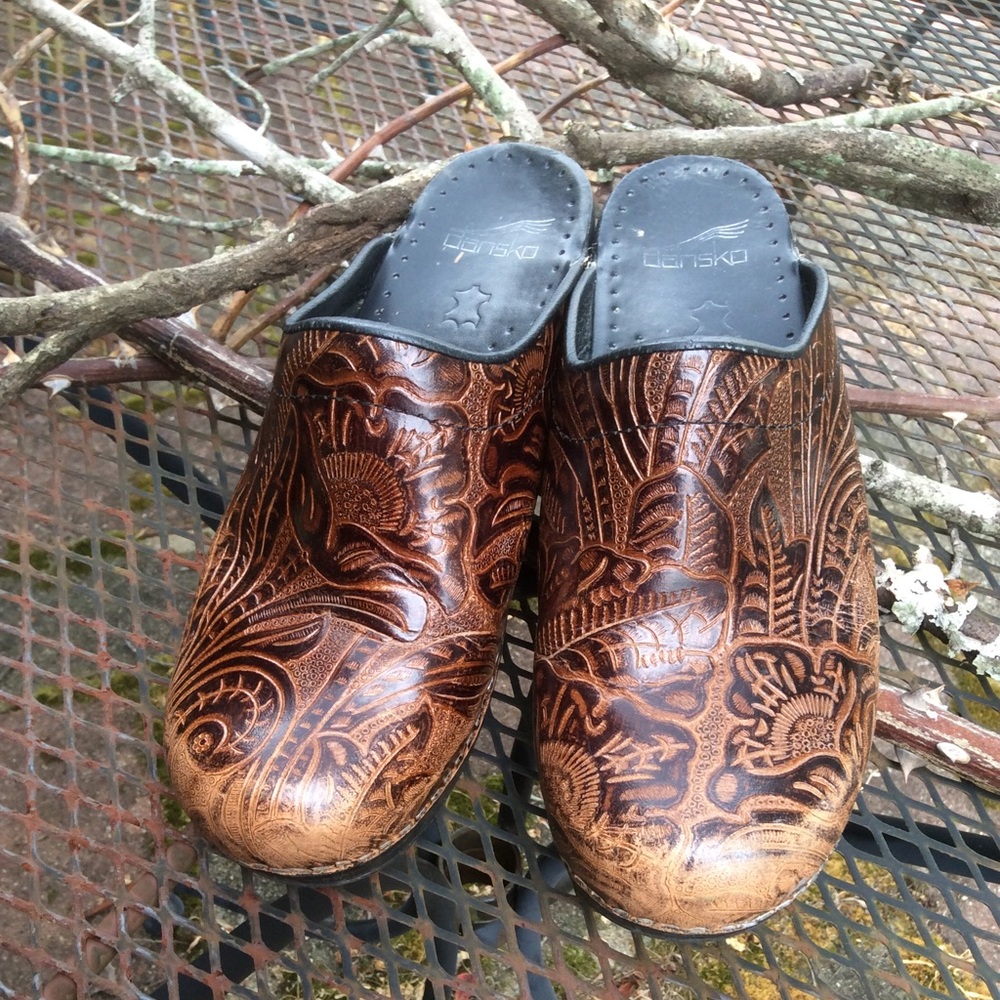 Dansko Distressed Tooled Leather Clog Size 9 - image 1